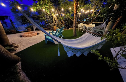 Yacht Club Estates House | Serene old Florida home on Sawfish Bay, kayaks, pool + hot tub, SEPT DEALS!