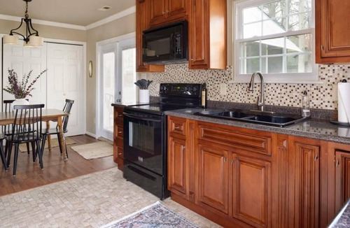 Pineville House | Serene Pineville | Screened Patio | 5 Min Atrium