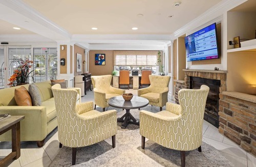West Orange Apartment | Serene Stay With Amenities & Breakfast bar