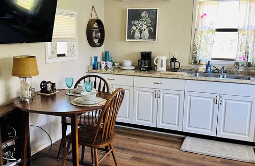 Fish Hawk House | Serene Tiny Home on Farm in Lithia Overlooks Green Space