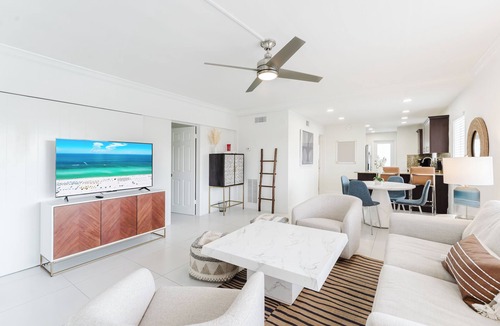 Boca Raton Apartment | Serene Waterfront 2BR 2BA with Intracoastal Views, Pool, Balcony, Parking
