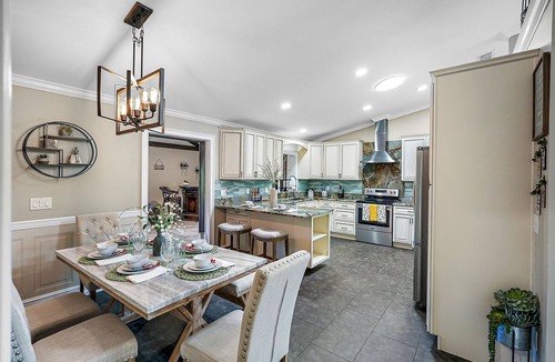 Pinellas Park House | Serenity Haven: Luxurious Retreat - Pool Heating Avail