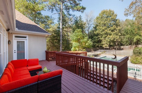 Snellville House | Serenity in a beautiful lake community Estate