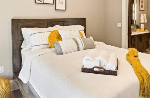 Midtown Apartment | Serenity In The City 1104