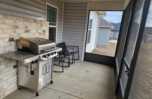 Warner Robins House | Serenity of Warner Robins. Stay long and pay less!
