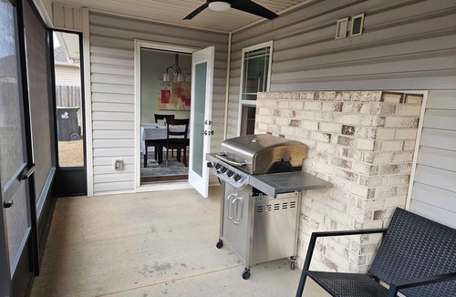 Warner Robins House | Serenity of Warner Robins. Stay long and pay less!
