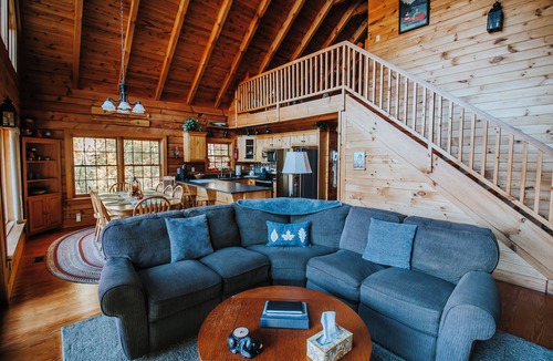 Tuckasegee Cabin | Serenity on Cedar-Lakefront Log Cabin- 10 boats, Foosball, Swim, Fish & Boat