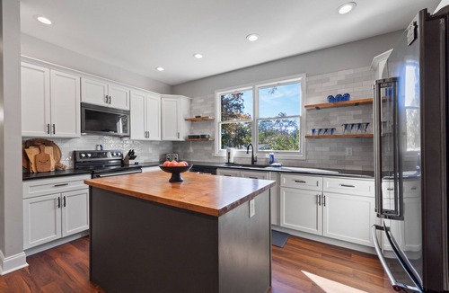 Milledgeville House | Serenity on Sinclair, Sleeps 11, Amazing Views, Kayaks, Beach Access + MORE!