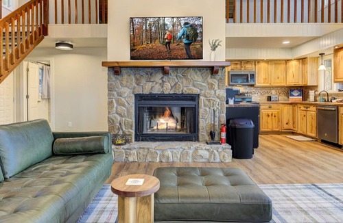 Big Canoe House | Serenity's Edge - Fireside Sips, Mountain Vista, Movie Nights, Golf & Swims