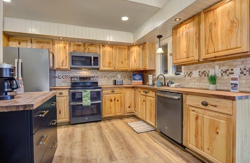 Big Canoe House | Serenity's Edge - Fireside Sips, Mountain Vista, Movie Nights, Golf & Swims