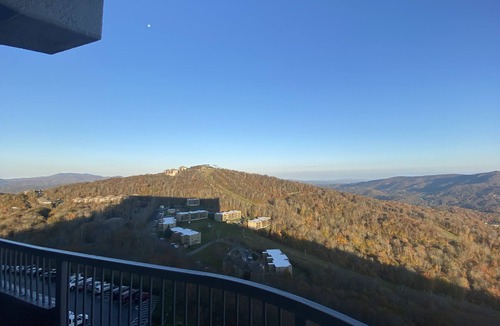Sugar Mountain Condo | Seventh floor Mountain View condo.