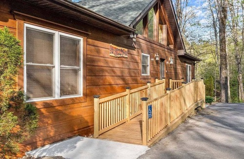 Sevierville Villa | Sevierville 127 - Seven Bedroom Villa, Sleeps 14