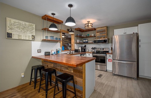 Sevierville Villa | Sevierville 40 - Two Bedroom Villa, Sleeps 7