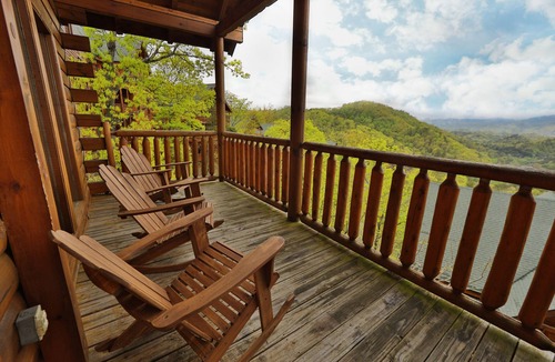 Sevierville Villa | Sevierville 5 - Six Bedroom Villa, Sleeps 18
