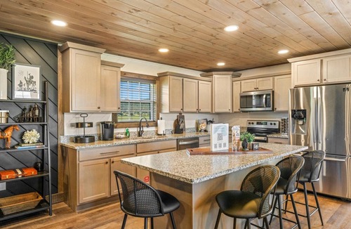 Wears Valley House | Sevierville Fun Cabin w/Pool, Hot Tub & Game Room
