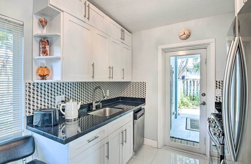 Croissant Park House | Shady & Eclectic Fort Lauderdale Dwelling w/Yard!