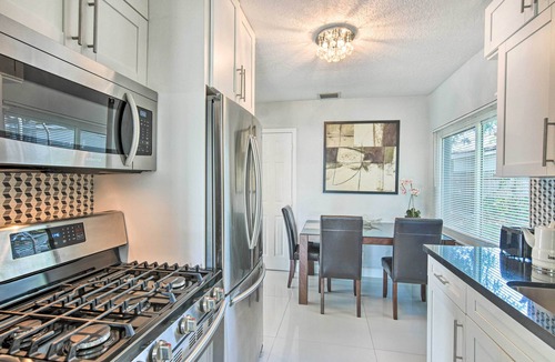 Croissant Park House | Shady & Eclectic Fort Lauderdale Dwelling w/Yard!