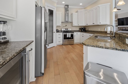 Hollywood Beach House | Shangri-La! The Real Fun Beach Home Beach View 100 Yards to Beach Walkover