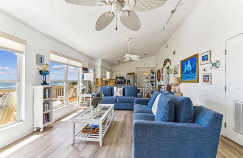 East End House | SHARE A HEAVENLY VACATION with your family, friends, and pets!