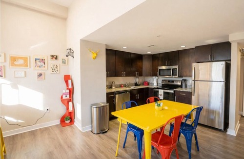 Shaw Bed & Breakfast | Shaw 2BR | Private Projector Cinema, Rooftop & Fitness