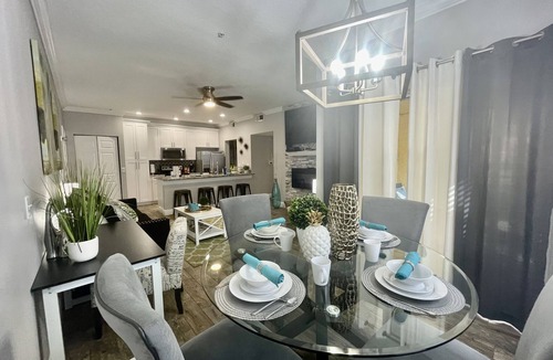 Seminole Condo | SHEEK & GLAM VACATION BEACH CONDO!🌞 HEATED POOL,GYM, TENNIS, 1st FLOOR CONDO