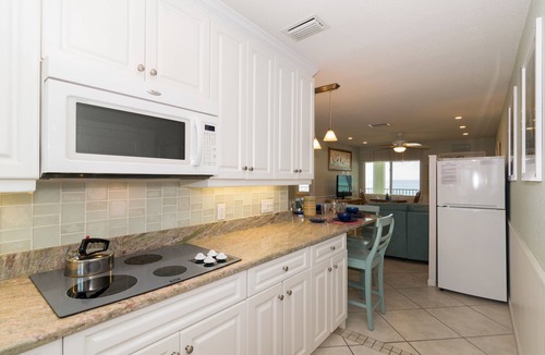 Bradenton Beach Condo | Shell Cove 9 Gulf Front 2/1 Condo Spectacular Sunsets