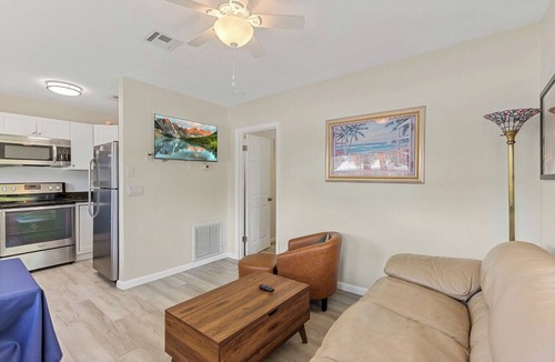 Laurel House | Shoreline Bungalow