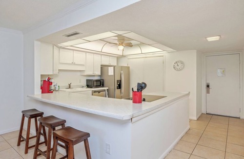 Holiday Isle Condo | Shoreline Towers 2042 Beach Front 2Bdrm/2Ba Open Balcony Free Beach Setup