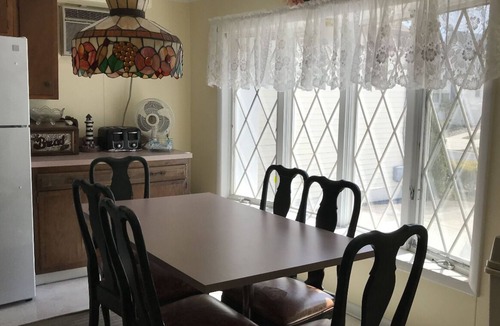 Margate City House | Shorely a Getaway! 6-bedroom House in Margate with A/C and WiFi