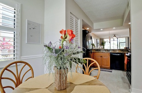 South Bradenton Apartment | Shorewalk WG condo 2 Bedroom/2 Bath-near Beaches, IMG, Pool, Tennis, Pickleball
