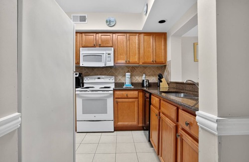 Hilton Head Island Condo | Shorewood 338 - Ocean View - 2 bedroom 3rd Floor Spacious Condo