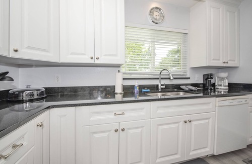 Clearwater House | Short term stay coastal furnished w/utilities in Clearwater Florida near Beach.