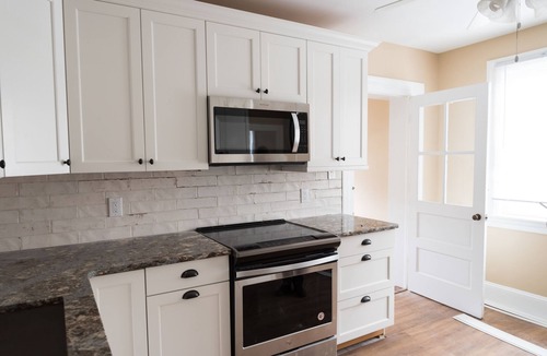 Cape May Apartment | Short walk to the Beach, sleeps 8, four bedrooms, private patio, 2026 weeks open