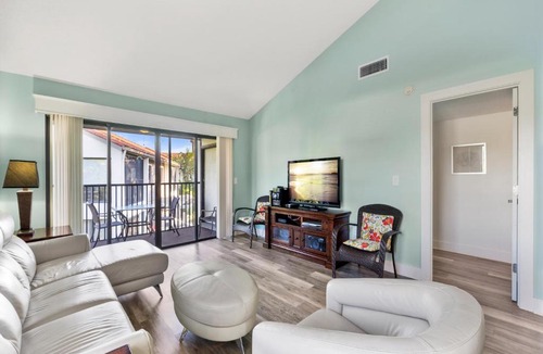 Siesta Key Apartment | Siesta Dunes Beach 201, Completely Renovated, 2 Bedrooms, Sleeps 6, Spa, Large Heated Pool, WiFi