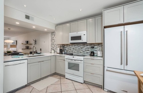 Siesta Key Condo | Siesta Dunes Modern Condo | Private Beach | Heated Pool | Ideal Location | Ask about Free Activities