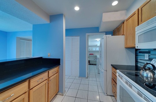 Siesta Key Condo | Siesta Key Beach Duplex - 2 Bedroom, 3 Beds, 3 Bathroom w/Heated Pool.