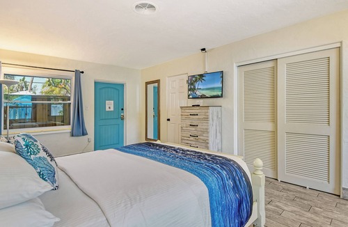 Sarasota Hotel | Siesta Key Palms Hotel - Courtyard Suite