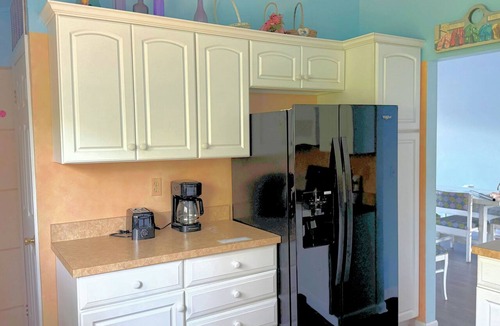 Piney Island House | Silver Thatch -4BR home Close to the beach. Linens and Towels Provided.