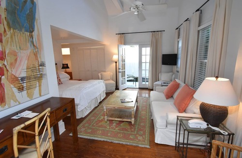 Historic Seaport Hotel | Simonton Court Historic Inn & Cottages