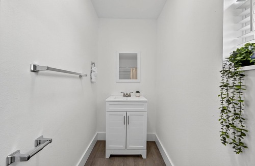 South Pensacola Cottage | Simple & Affordable Studio minutes from NAS
