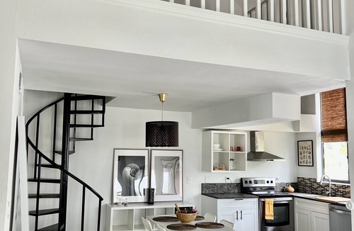 Palm River Estates Apartment | Simple apartamento en altos