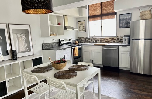 Palm River Estates Apartment | Simple apartamento en altos