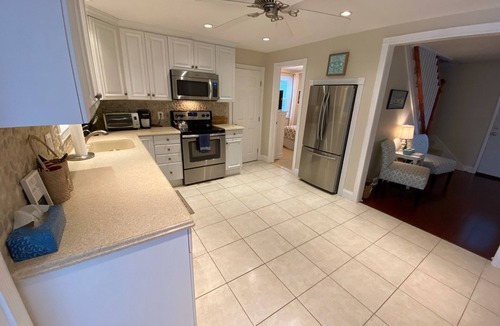 Avalon House | Single-family home in Avalon—walk to beach and town