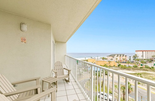 Fort Walton Beach Condo | Sixth-Floor Condo w/Partial Ocean Views, Free WiFi, Balcony, Shared Pool, Tennis