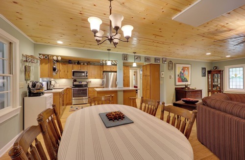 Newland Cabin | Ski & Hike! Creekside Cabin 7 Mi to Linville Falls