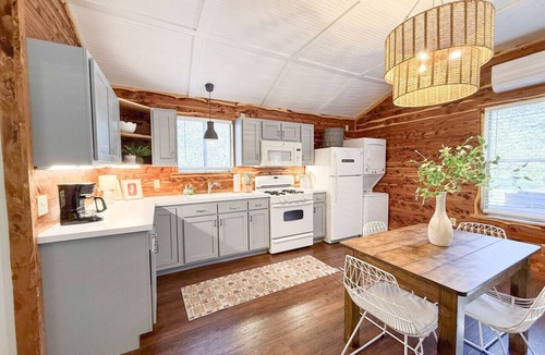 Boswell Cabin | Skip Rock Cottage ~ ON Livingston Creek
