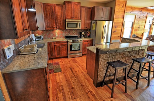 West Jefferson Cabin | Sky High in West Jefferson, NC: Spacious 4BR cabin for 10 with stunning mountain views.