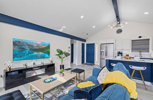 Valley Creek Run Ski Chalet | Sky High Retreat Mountain Views Hot Tub Arcade Game Room Pets OK Skiing