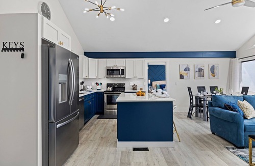 Valley Creek Run Ski Chalet | Sky High Retreat Mountain Views Hot Tub Arcade Game Room Pets OK Skiing
