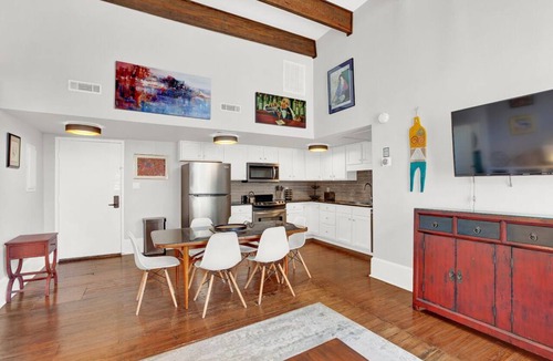 Historic District - North Apartment | Sky High Savannah in the Heart of Downtown